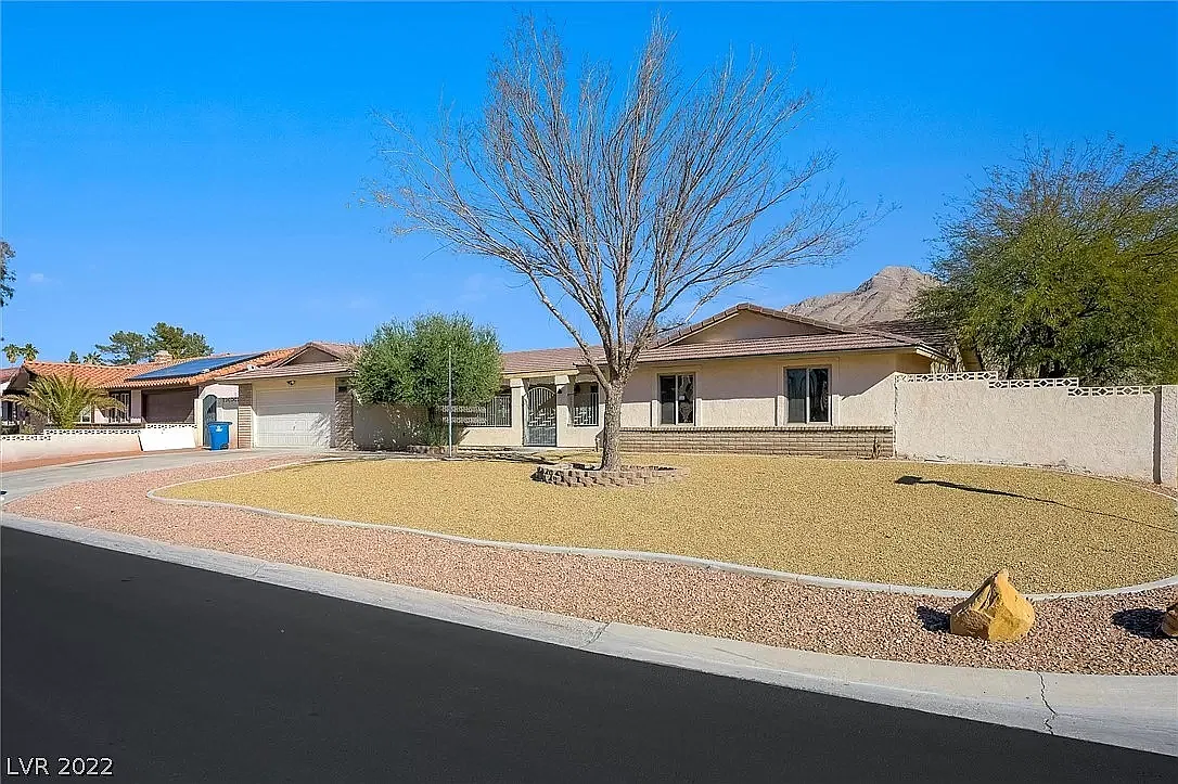 4 bed, 2250 sqft, $795 — Photo 1