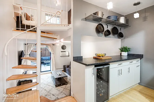 Sold by Sotheby's International Realty | media 1