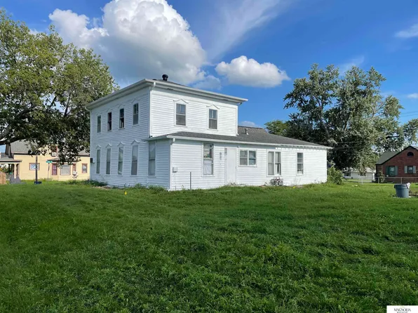 101 S 13th St, Beatrice, NE 68310