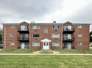 1639 Oakwood Ave APT 102, Des Plaines, IL 60016