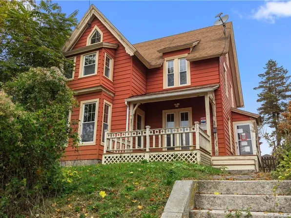 77 Vauxhall Street, New London, CT 06320