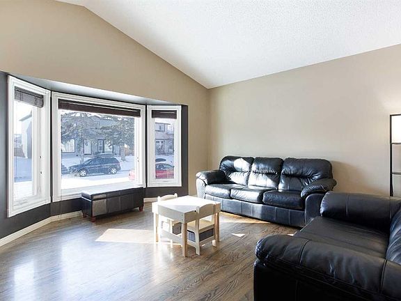 3rd image of 28 S Cedardale Rd SW