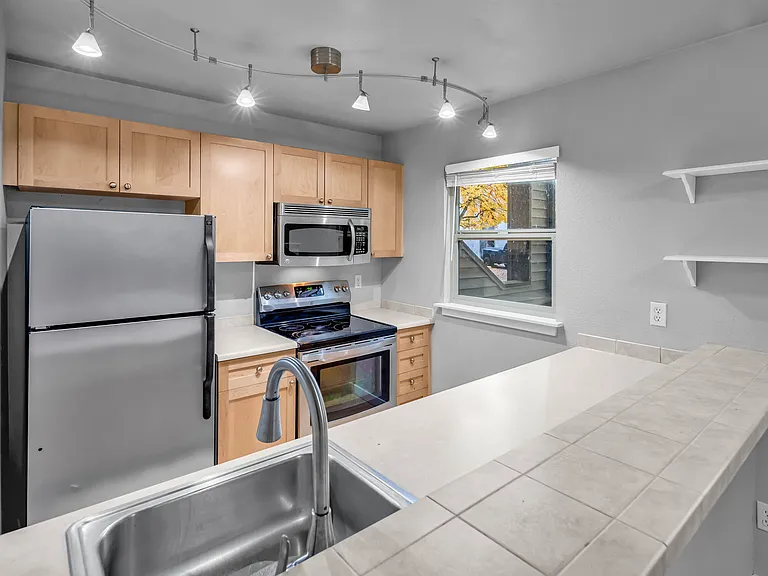 9805 Avondale Rd NE #W159 — Photo 2