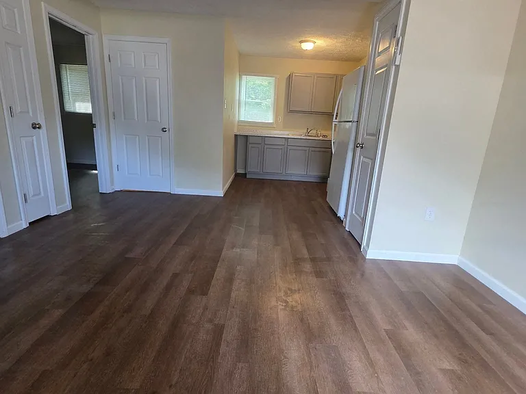 197 Hephill Dr #3 — Photo 2