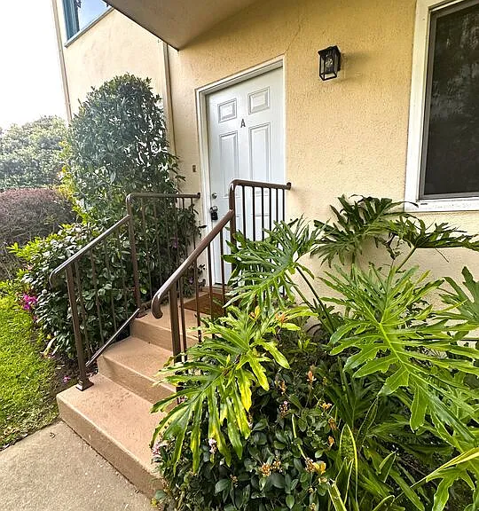 2027 Euclid St #A — Photo 2