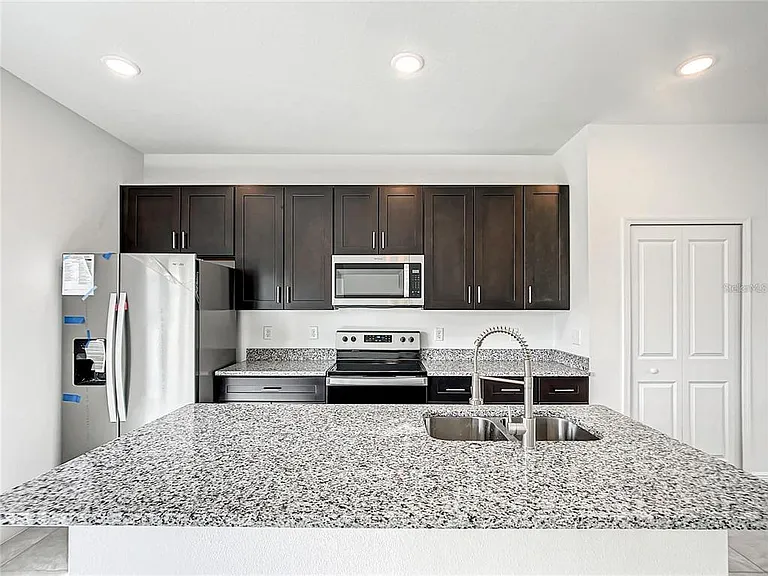 406 Marion Oaks Trl — Photo 17