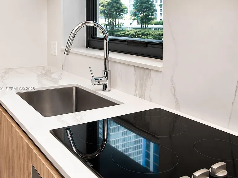 11 NE 6th St #1109 — Photo 5