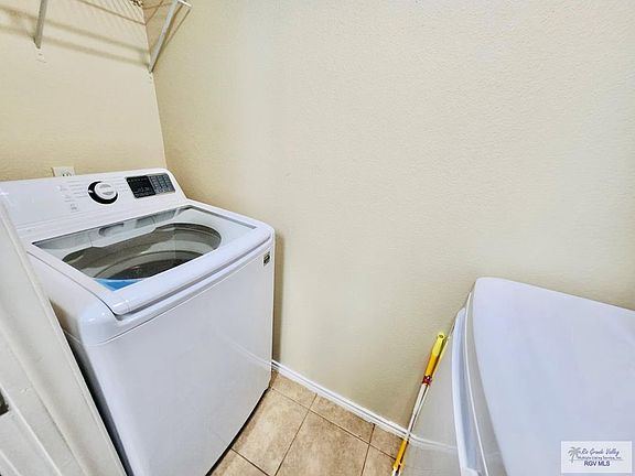 5th image of 2789 Malta St