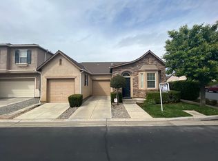 665 W Fontaine Ln, Clovis, CA