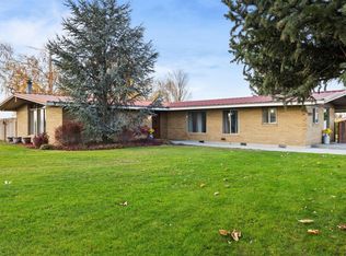 2000 S County Line Rd, Grandview, WA 98930