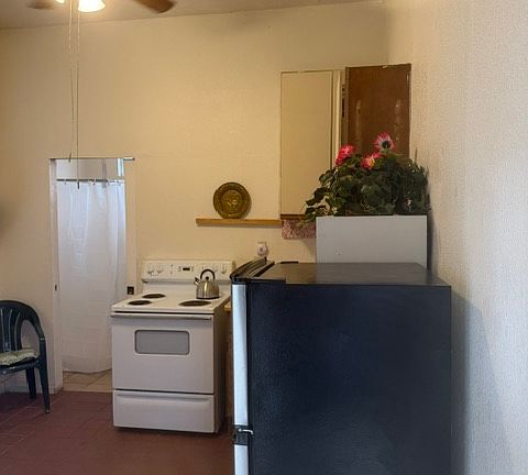 2nd image of 909 4th St