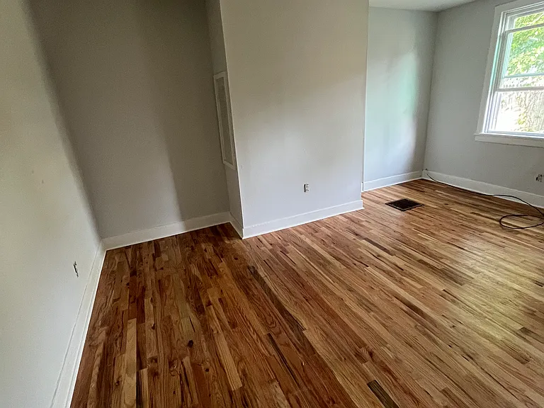 214-216 W Madison St #217 — Photo 2
