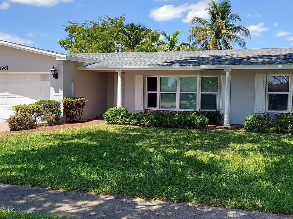 1st image of 10961 Taft Street
