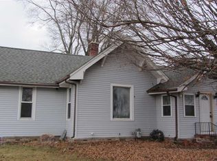 707 E Main St, Chalmers, IN 47929