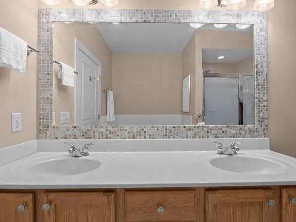 1613 Providence Glen Dr, Chapel Hill, NC 27514