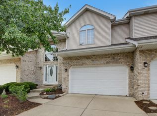 14835 Ashford Dr, Lemont, IL 60439