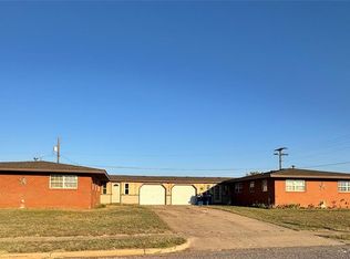 404 W Chickasaw Trl #A, Foss, OK 73647