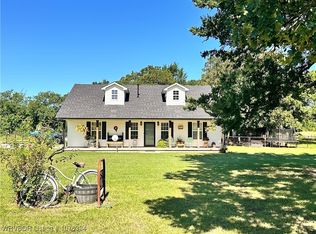 21 Pickle Ln, Heavener, OK 74937