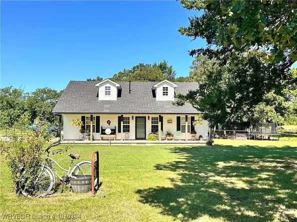 21 Pickle Ln, Heavener, OK 74937