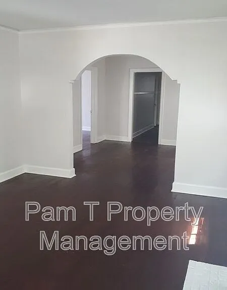 633 W 35th St — Photo 12