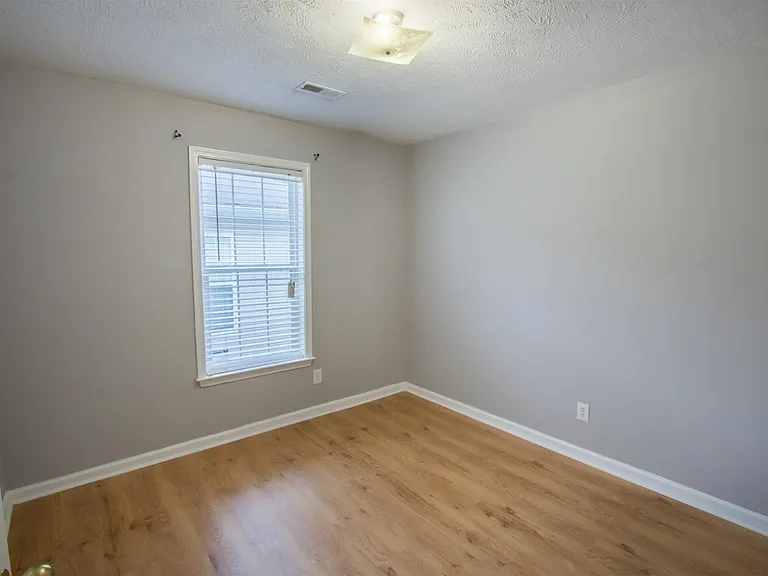 4054 Margo Cir — Photo 17