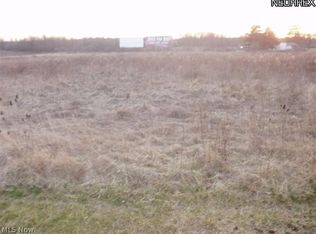 2128 County Line Rd, Mineral Ridge, OH 44440