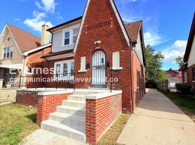 15812 Kentucky St