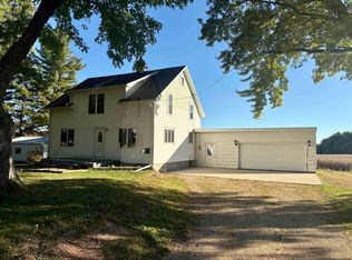 W10349 Valley View Rd, Shawano, WI 54166
