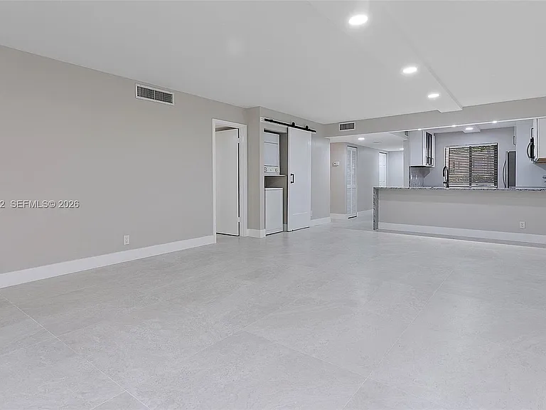193 Lakeview Dr #103 — Photo 7