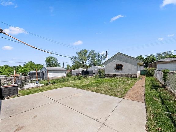 2nd image of 3735 Koeln Ave