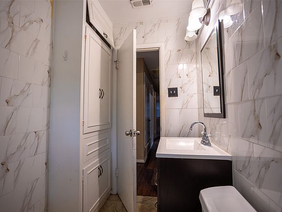 4th image of 11332 Lanewood Cir