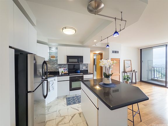 4th image of 411 Hobron Ln APT 3814