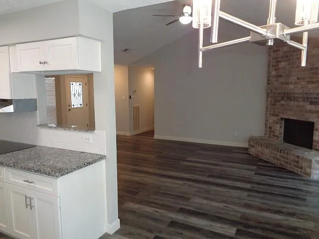 1227 Strawberry Park Ln — Photo 8