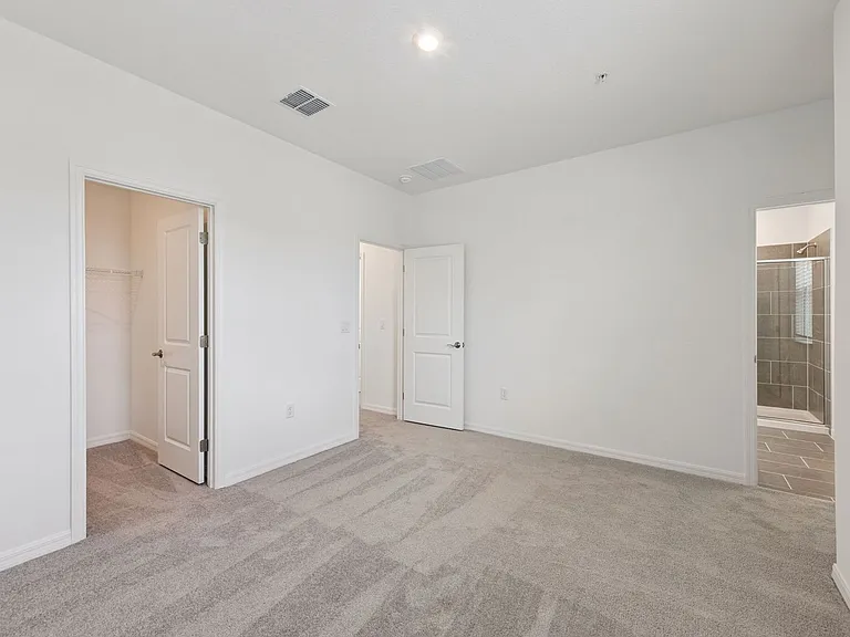 523 Orient Ave — Photo 8