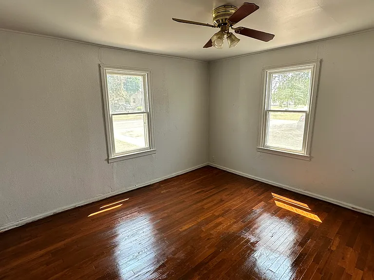 425 Liberty St — Photo 3
