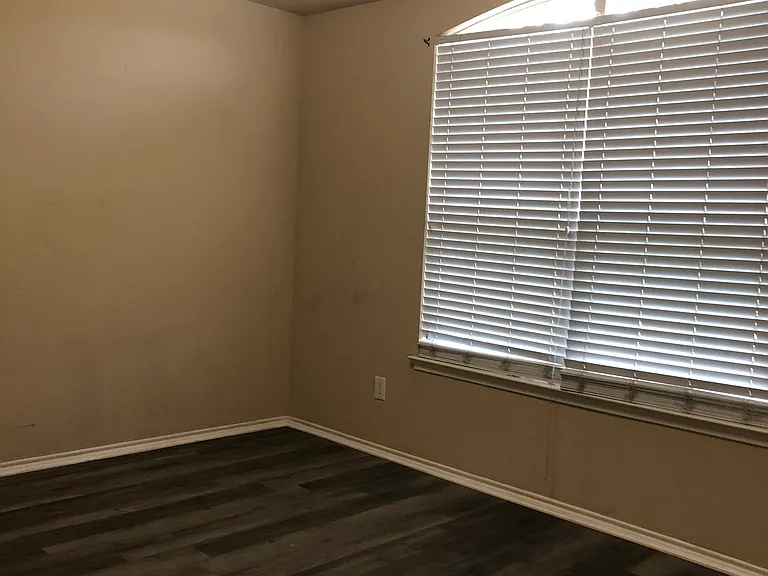 2127 Meadow View Dr — Photo 11
