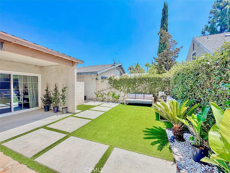 2134 N Pami Cir — Photo 37