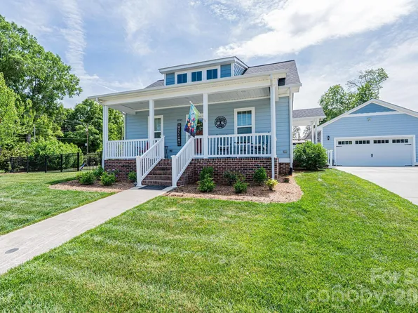 1092 33rd Avenue Loop NE, Hickory, NC 28601