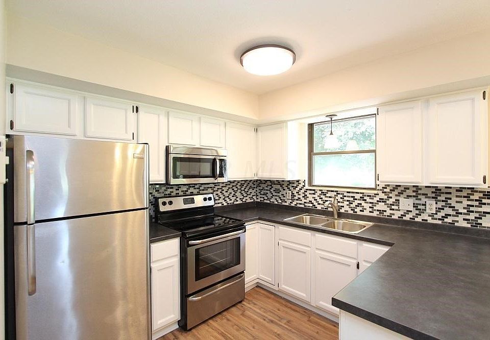 1st image of 940 Terrace Dr