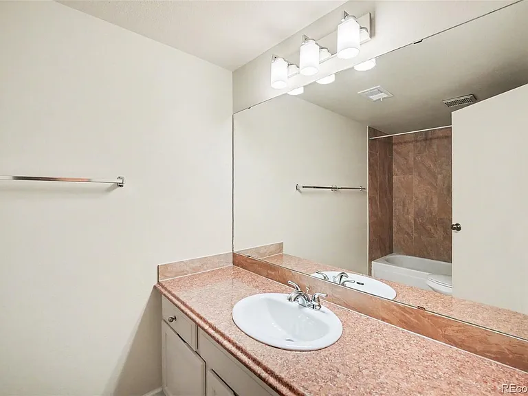 433 Wright St #103 — Photo 16