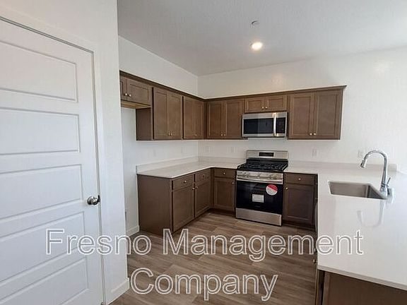 5th image of 1004 S Atlantica Dr