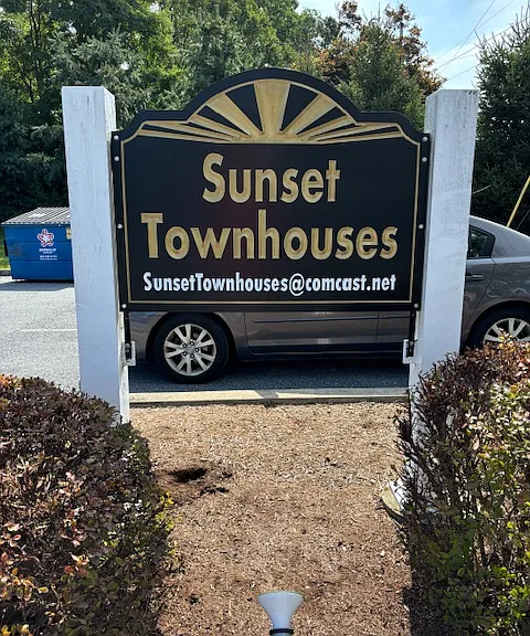 1125 Sunset Rd — Photo 2