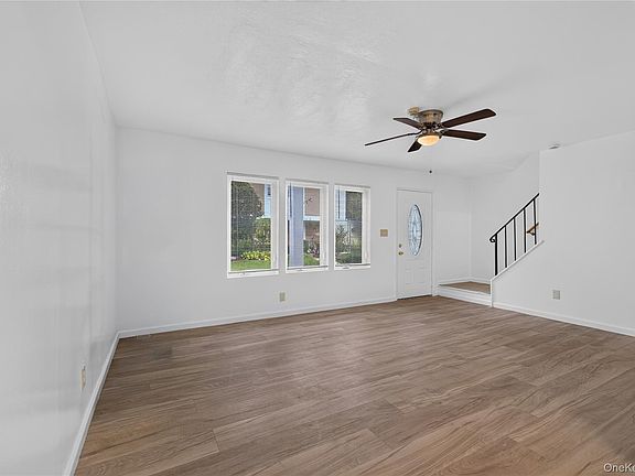 3rd image of 8 Valley Forge Court