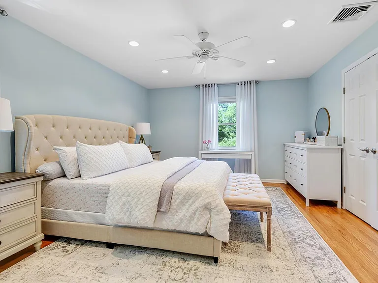 204 Deerfield Ln — Photo 12