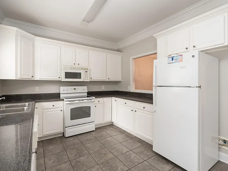 106 Hampton Forest Dr — Photo 10