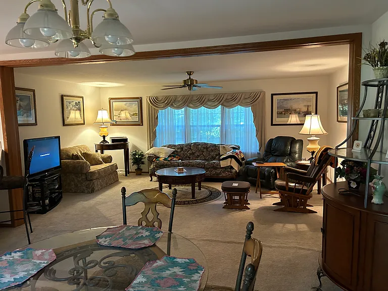 1360 Cypress Ct — Photo 8