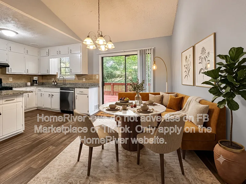 3 bed, 2.0 bath, 1600 sqft, $1,895 — Photo 3