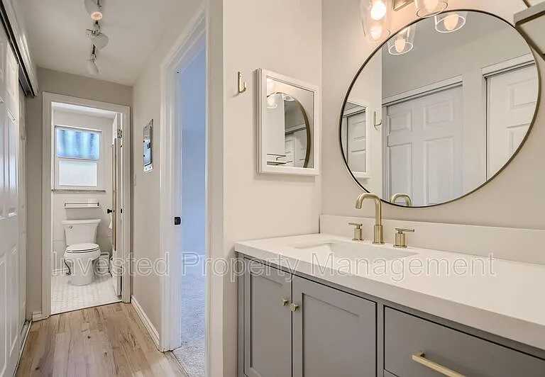 985 N Corona St #302 — Photo 11