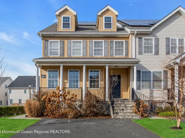 14 Zinfandel Road, Lakewood, NJ 08701
