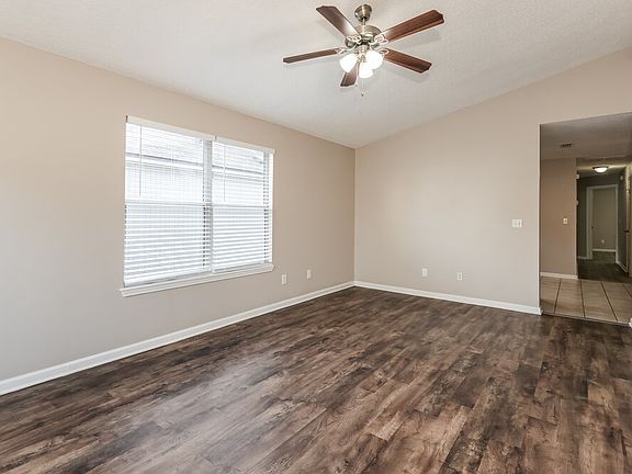3rd image of 5137 Glen Alan Ct N